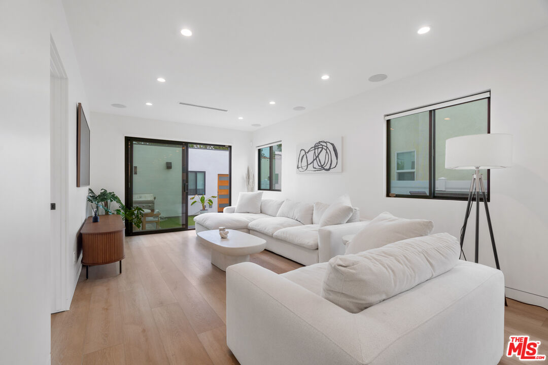 2911 South Rimpau Boulevard, Unit 2909 Los Angeles, CA 90016 - Photo 7 of 52