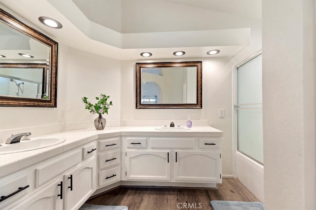 19971 Westerly Drive Riverside, CA 92508 - Photo 28 of 41 Primary Bathroom