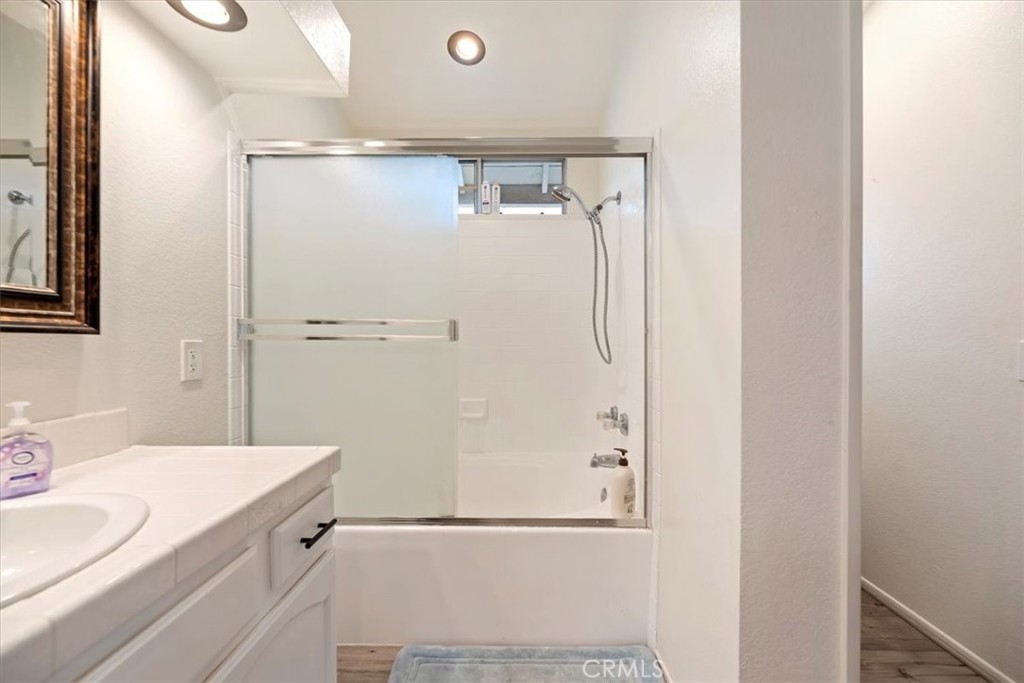 19971 Westerly Drive Riverside, CA 92508 - Photo 30 of 41 Primary Bathroom