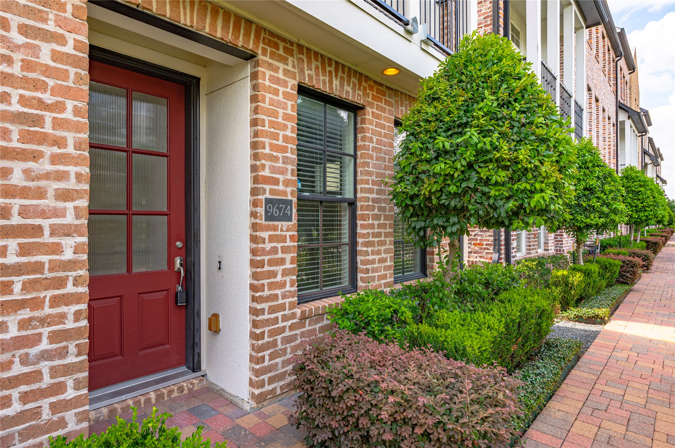 9674 Knight Road Houston, TX 77045 - Photo 5 of 42