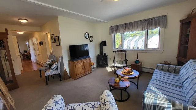 $369,900 | 196 East Main Street, Unit 5 (OLD 103), Conway, NH 03818