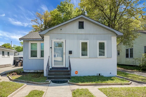$2,300 | 2135 Dorchester Road, North Charleston, SC 29405