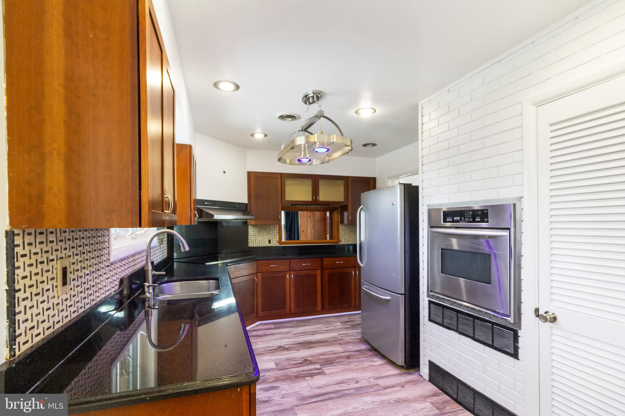 3741 Chatham Road Ellicott City, MD 21042 - Photo 10 of 42 Fully equipped kitchen with SS appliances
