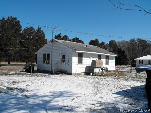 8302 Robins Neck Road Gloucester, VA 23061 - Photo 3 of 5