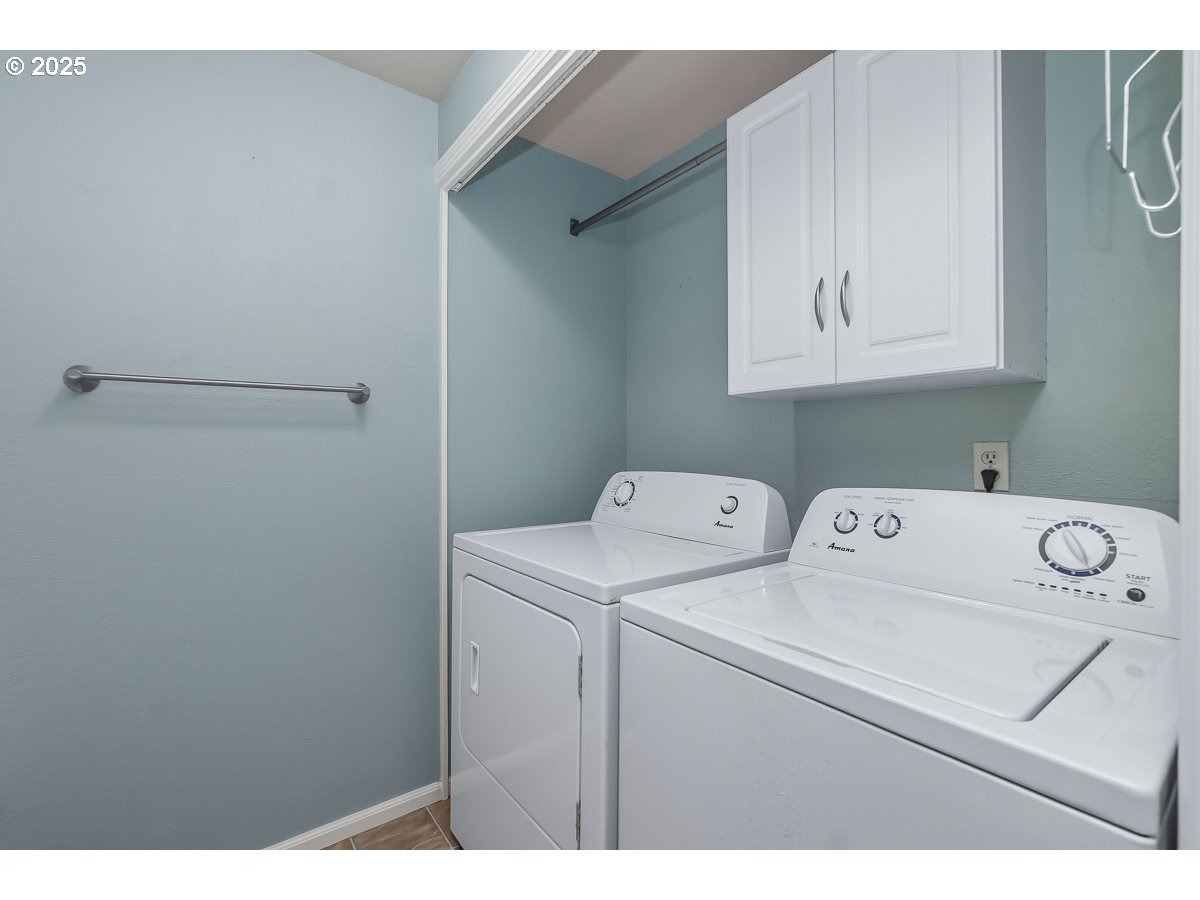 3247 Southeast Hathaway Drive Corvallis, OR 97333 - Photo 18 of 28 a utility room with dryer and washer