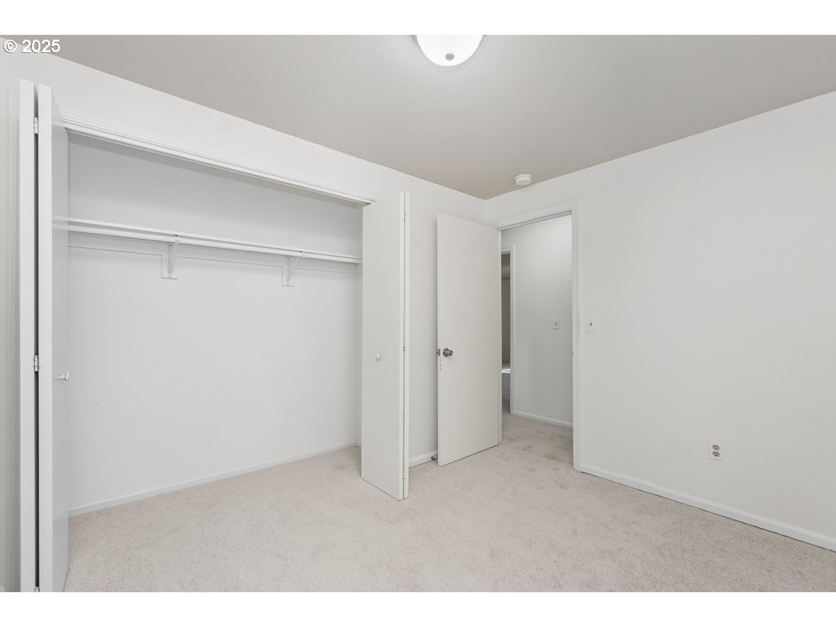 3247 Southeast Hathaway Drive Corvallis, OR 97333 - Photo 20 of 28 a view of an empty room