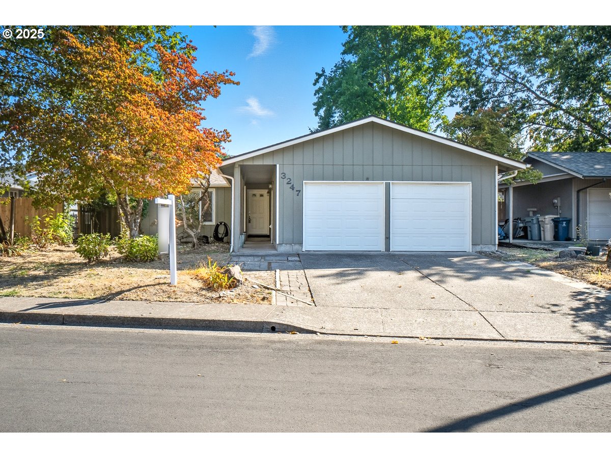 3247 Southeast Hathaway Drive Corvallis, OR 97333 - Photo 2 of 28 a house view with a outdoor space
