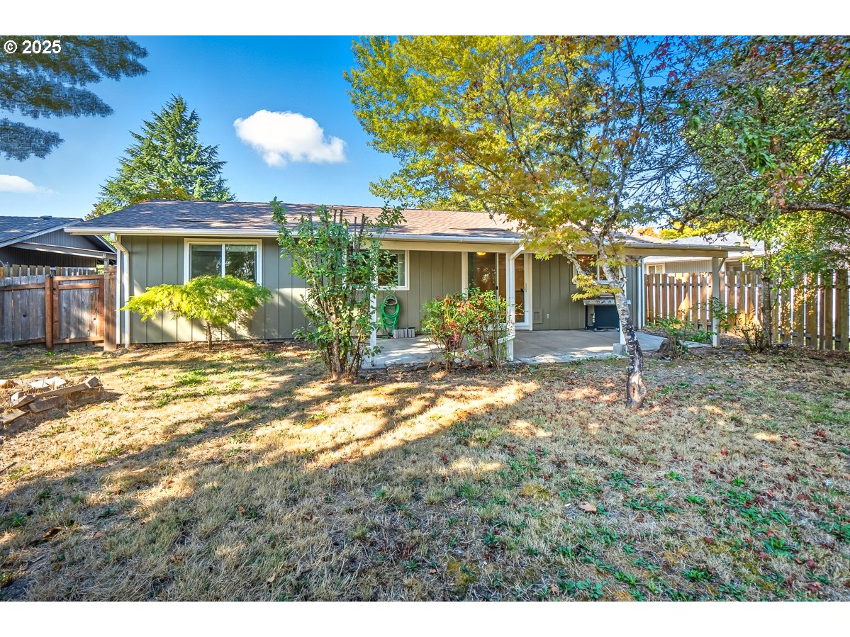3247 Southeast Hathaway Drive Corvallis, OR 97333 - Photo 24 of 28 a front view of a house with garden