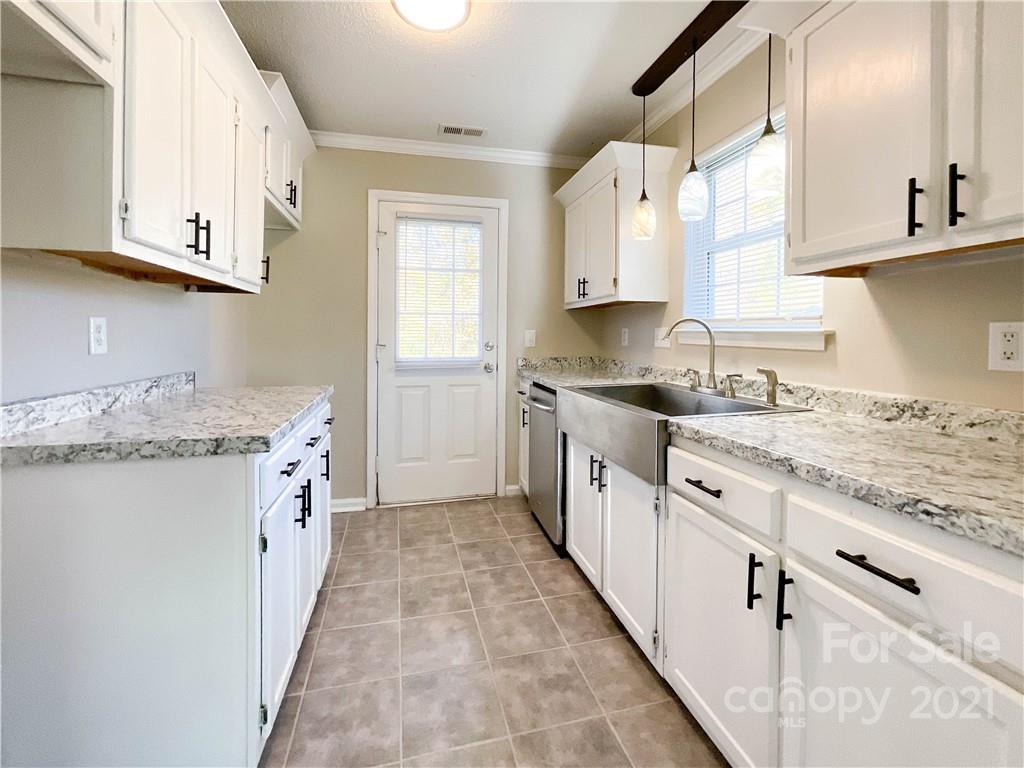 8300 Sunflower Road Charlotte, NC 28227 - Photo 5 of 17 Gallery Image 5