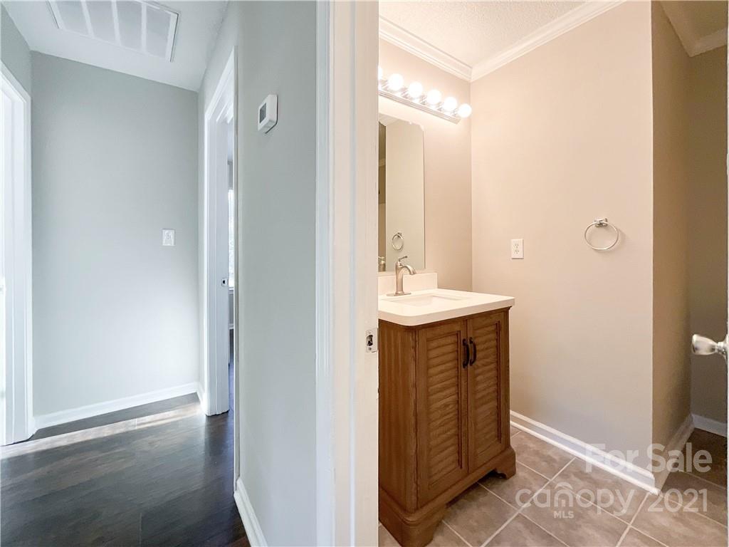 8300 Sunflower Road Charlotte, NC 28227 - Photo 8 of 17 Gallery Image 8