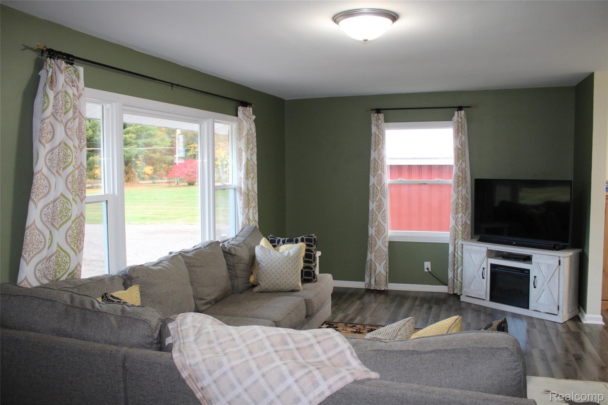 13580 E Road Montrose, MI 48457 - Photo 5 of 42 IMG_3839.JPG