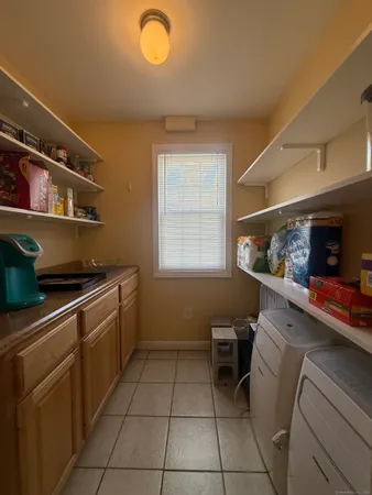 $2,050 | 63 Ridge Street, Manchester, CT 06040