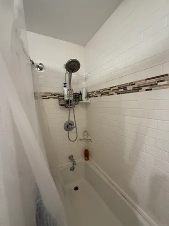 $2,050 | 63 Ridge Street, Manchester, CT 06040