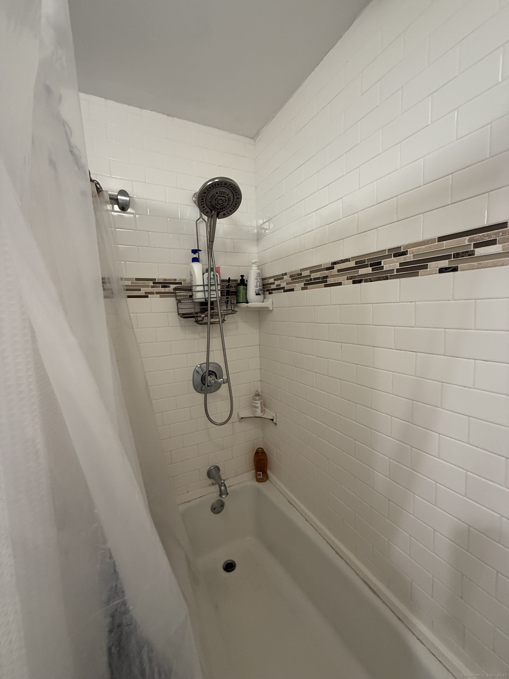 63 Ridge Street Manchester, CT 06040 - Photo 5 of 19