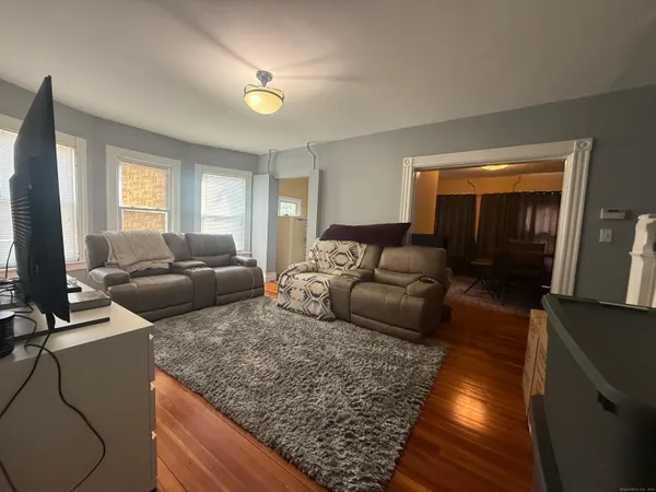 $2,050 | 63 Ridge Street, Manchester, CT 06040