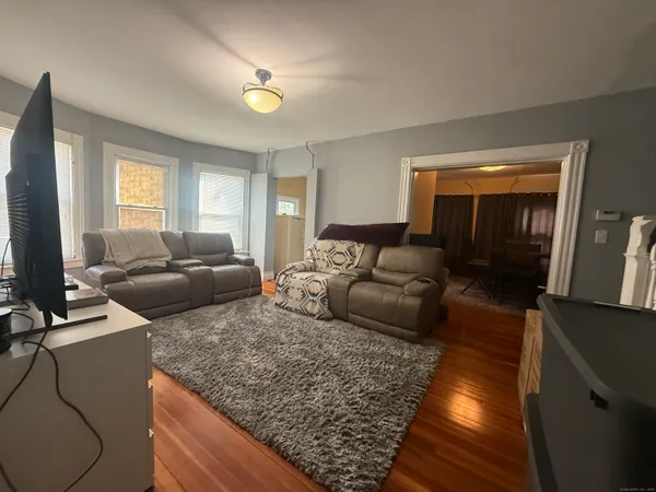 $2,050 | 63 Ridge Street, Manchester, CT 06040