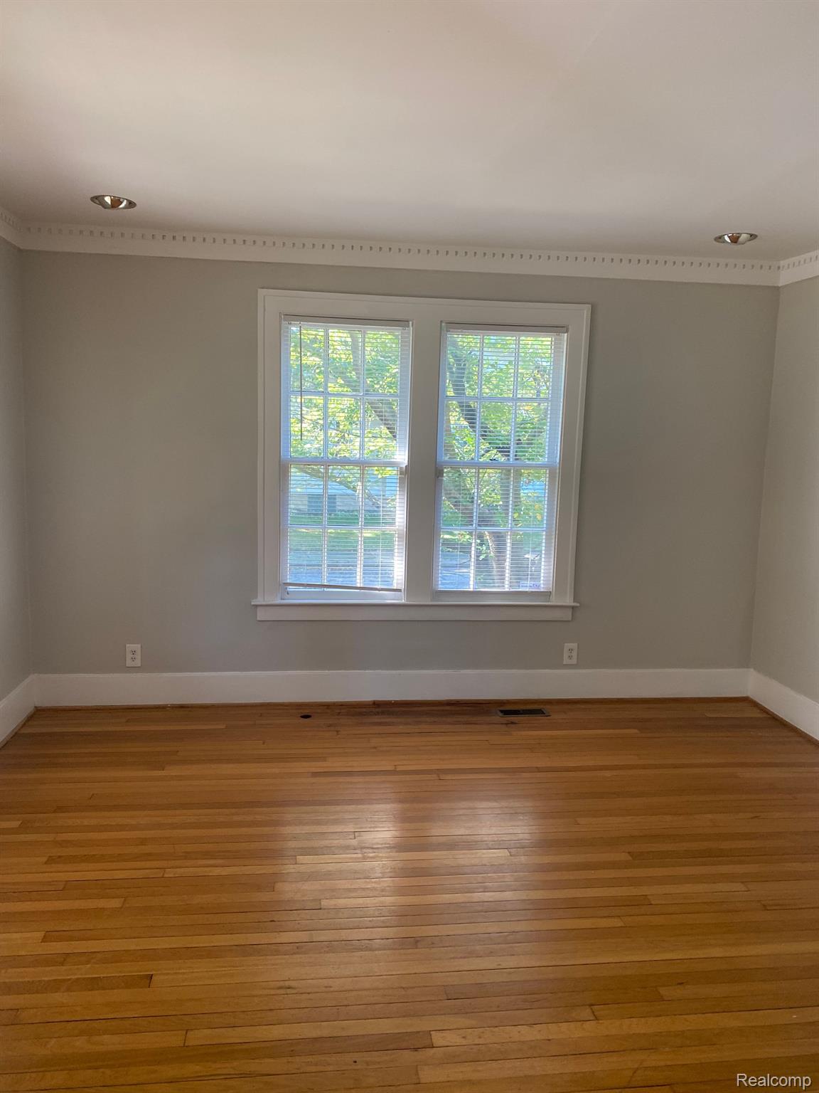 124 Cherokee Road Pontiac, MI 48341 - Photo 11 of 25 Gallery Image 11