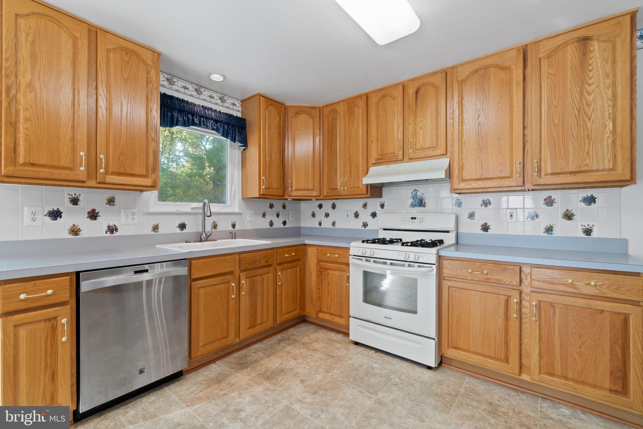 2008 Windys Run Road Catonsville, MD 21228 - Photo 15 of 53 Gallery Image 15