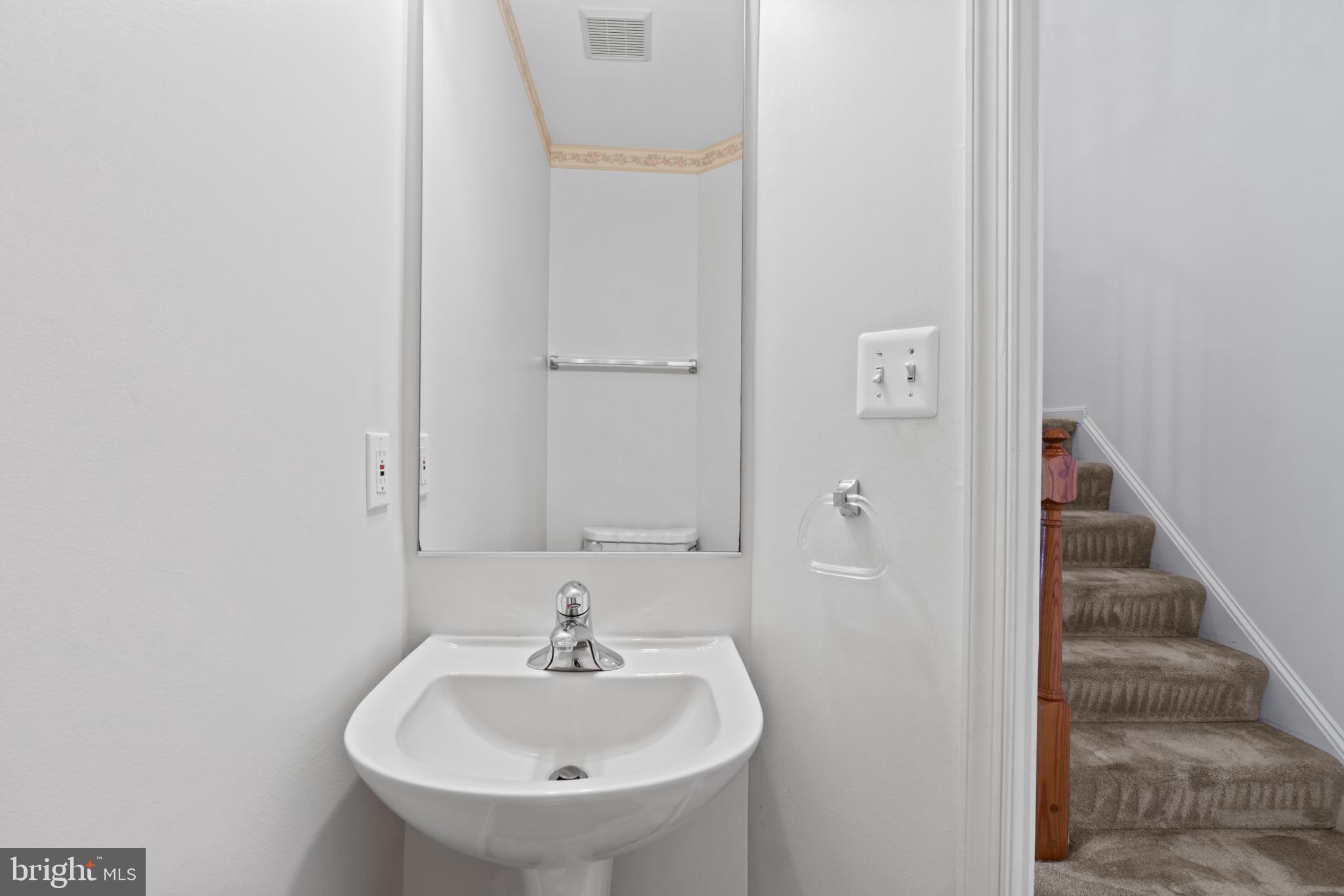 2008 Windys Run Road Catonsville, MD 21228 - Photo 22 of 53 Half Bath