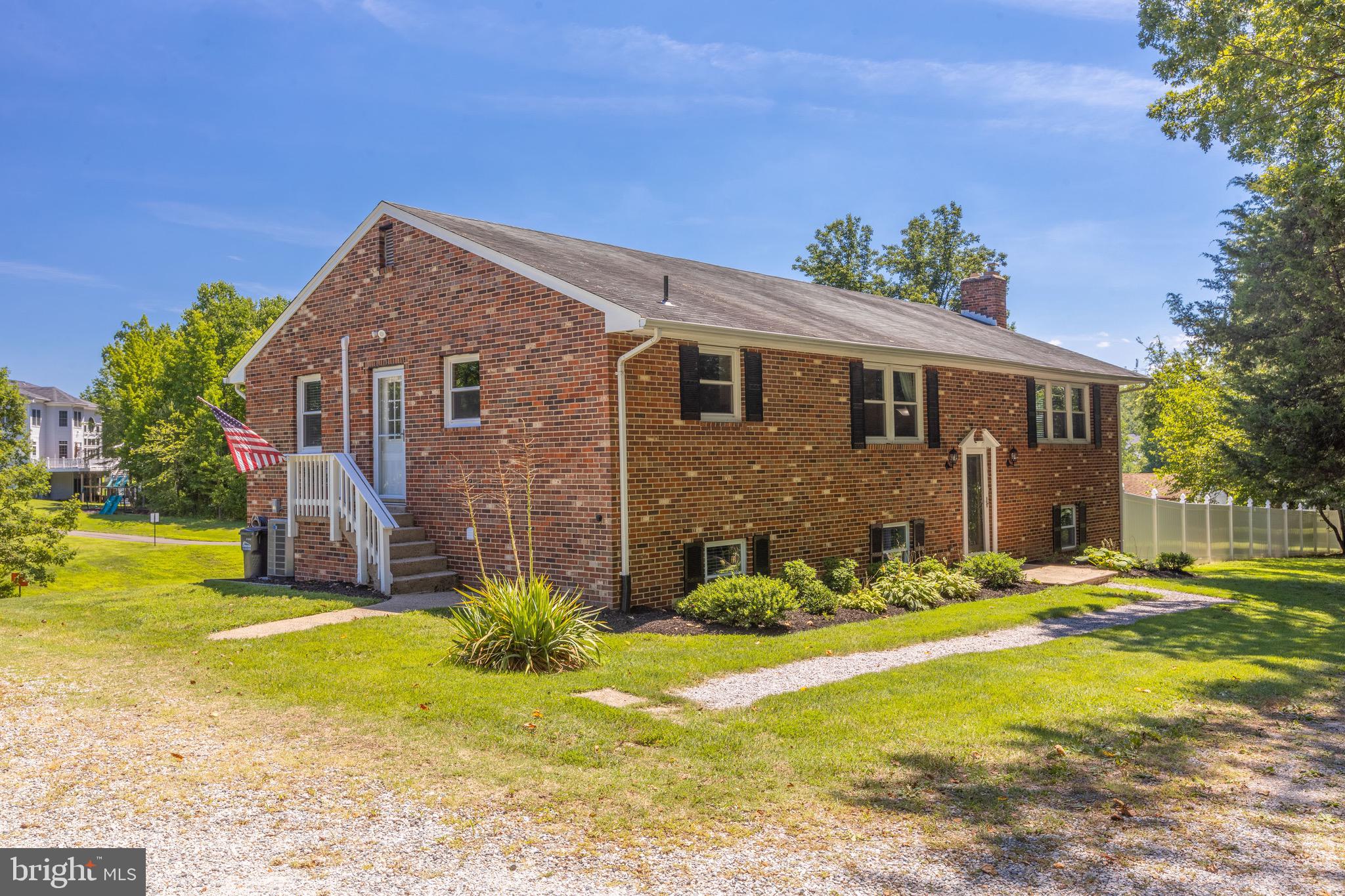 8915 Igoe Street Lorton, VA 22079 - Photo 2 of 62