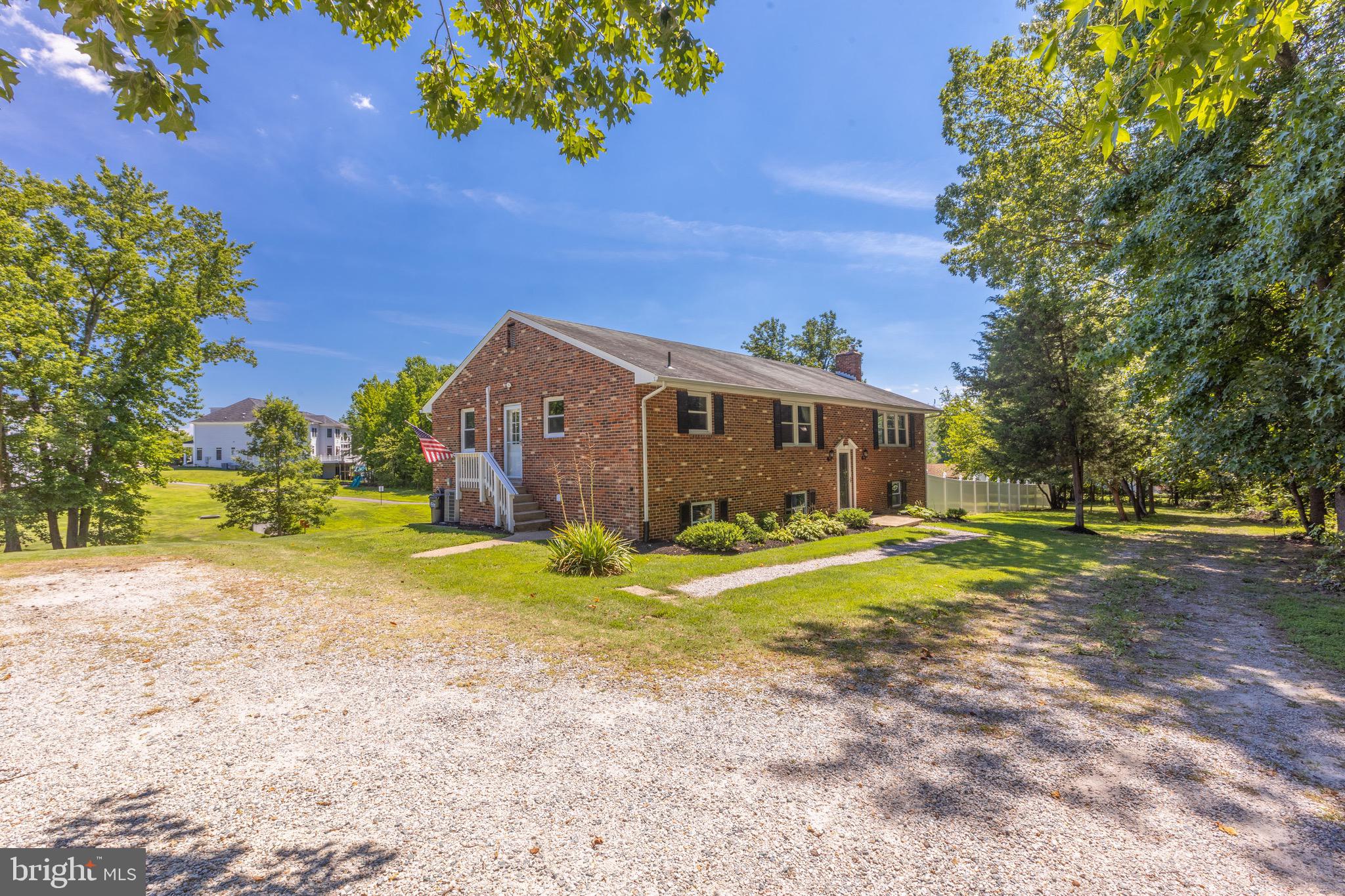 8915 Igoe Street Lorton, VA 22079 - Photo 3 of 62