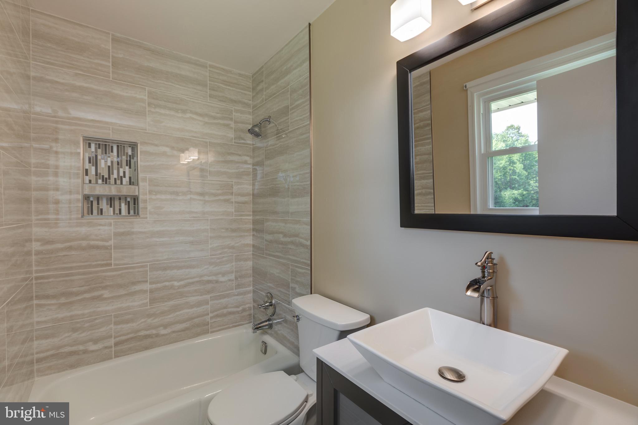 8915 Igoe Street Lorton, VA 22079 - Photo 25 of 62 Master Bathroom