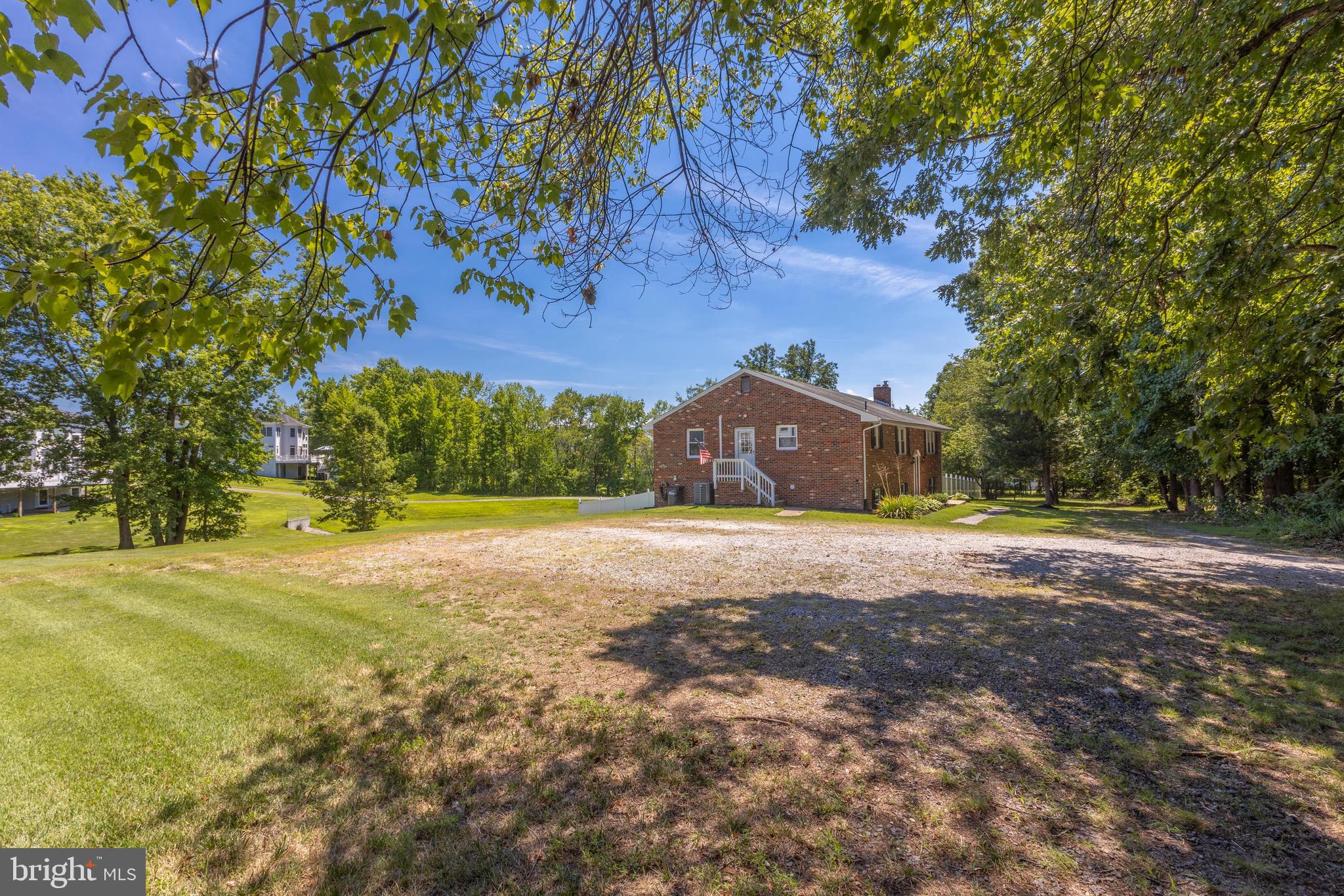 8915 Igoe Street Lorton, VA 22079 - Photo 4 of 62