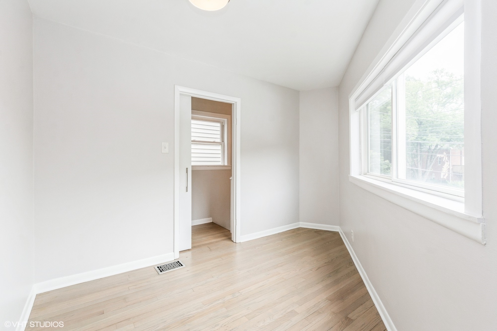 2909 North Ridgeway Avenue Chicago, IL 60618 - Photo 40 of 46