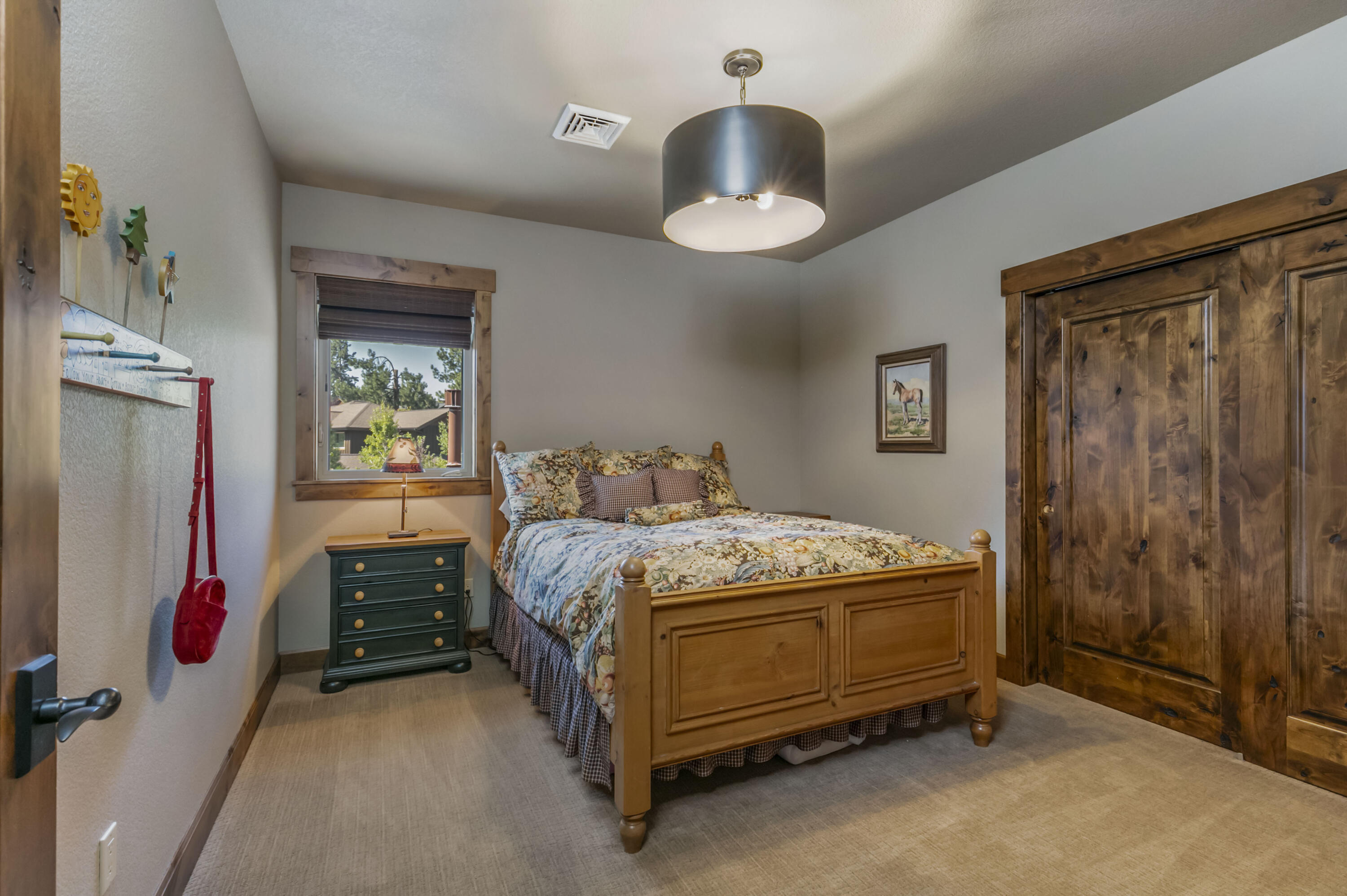 60490 Snap Shot Loop Bend, OR 97702 - Photo 17 of 31 Upstairs Bedroom 2