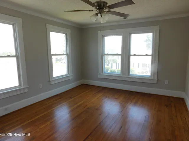 $2,200 | 304 Avenue A, New Bern, NC 28560