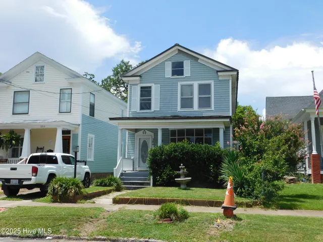 $2,200 | 304 Avenue A, New Bern, NC 28560