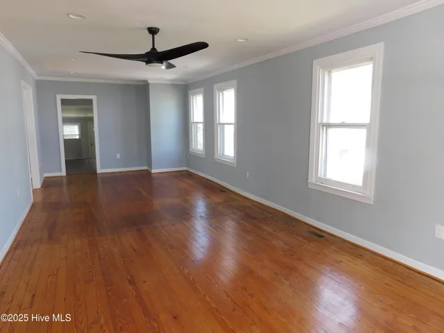 $2,200 | 304 Avenue A, New Bern, NC 28560