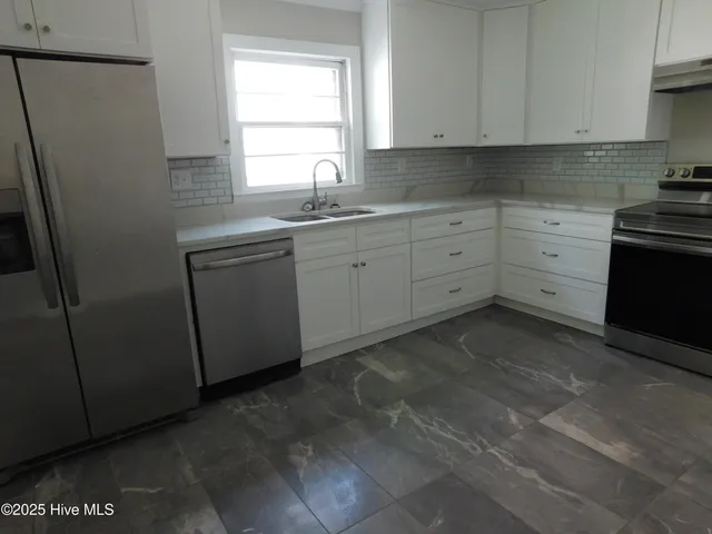 $2,200 | 304 Avenue A, New Bern, NC 28560