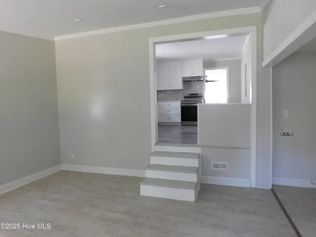 $2,200 | 304 Avenue A, New Bern, NC 28560