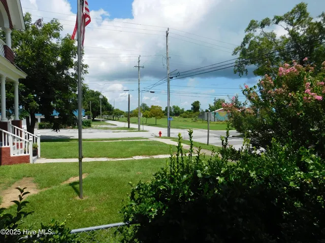 $2,200 | 304 Avenue A, New Bern, NC 28560