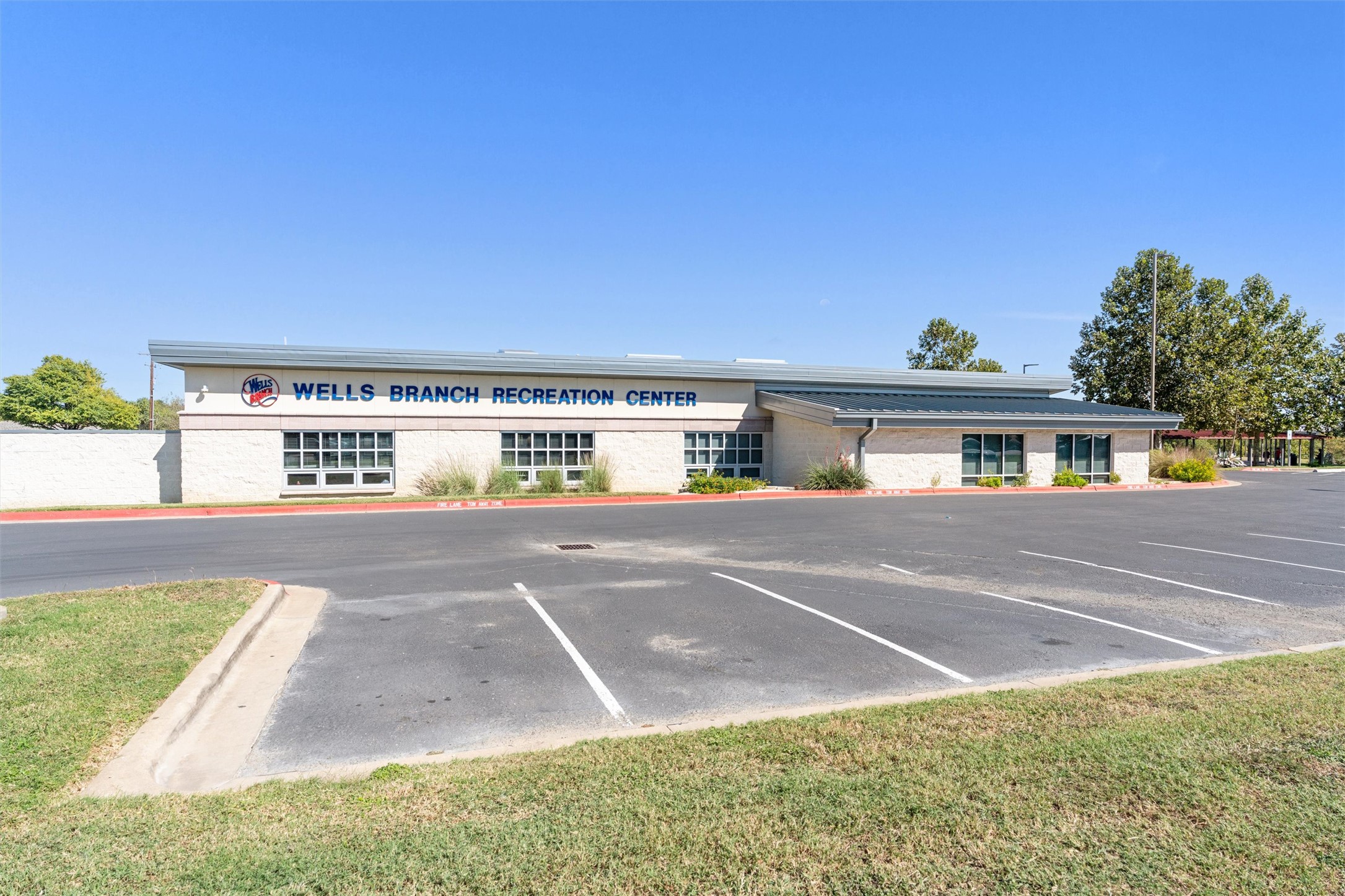 14818 Yellowleaf Trail Austin, TX 78728 - Photo 31 of 40 a view of a large building