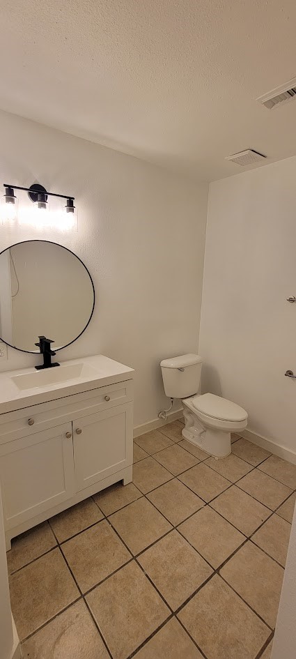 3116 Bolt Street Houston, TX 77051 - Photo 6 of 14 a bathroom with a toilet and a sink