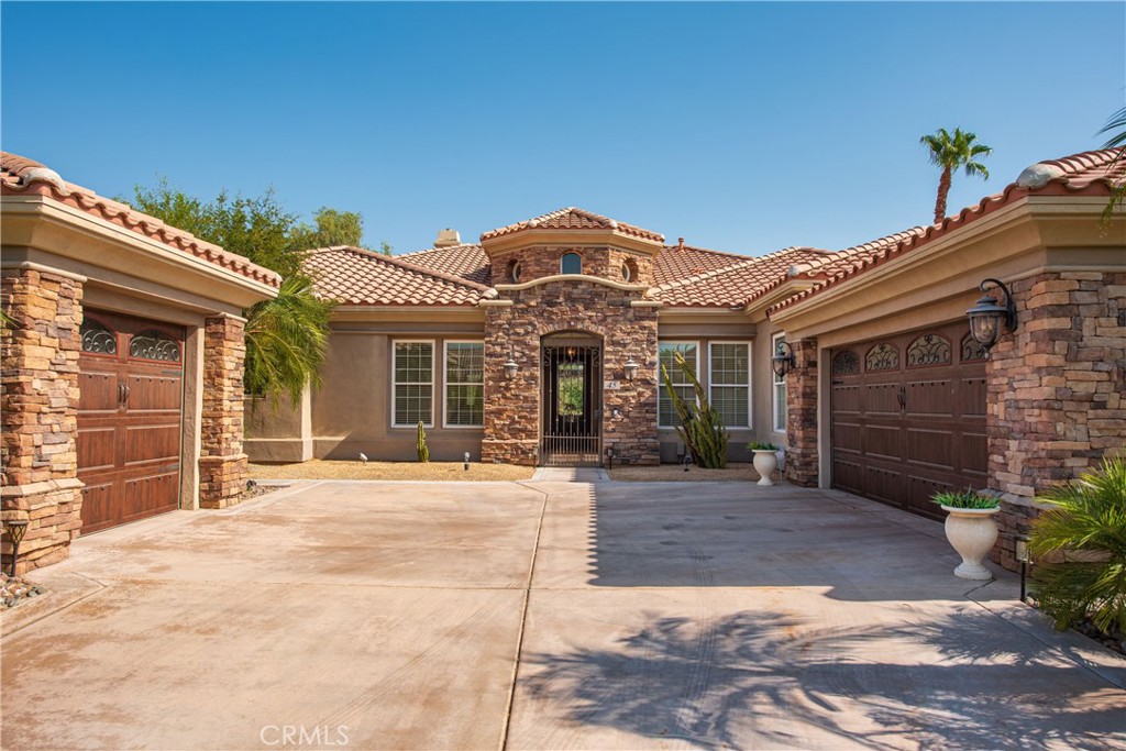 45 Vista Encantada Rancho Mirage, CA 92270 - Photo 4 of 52