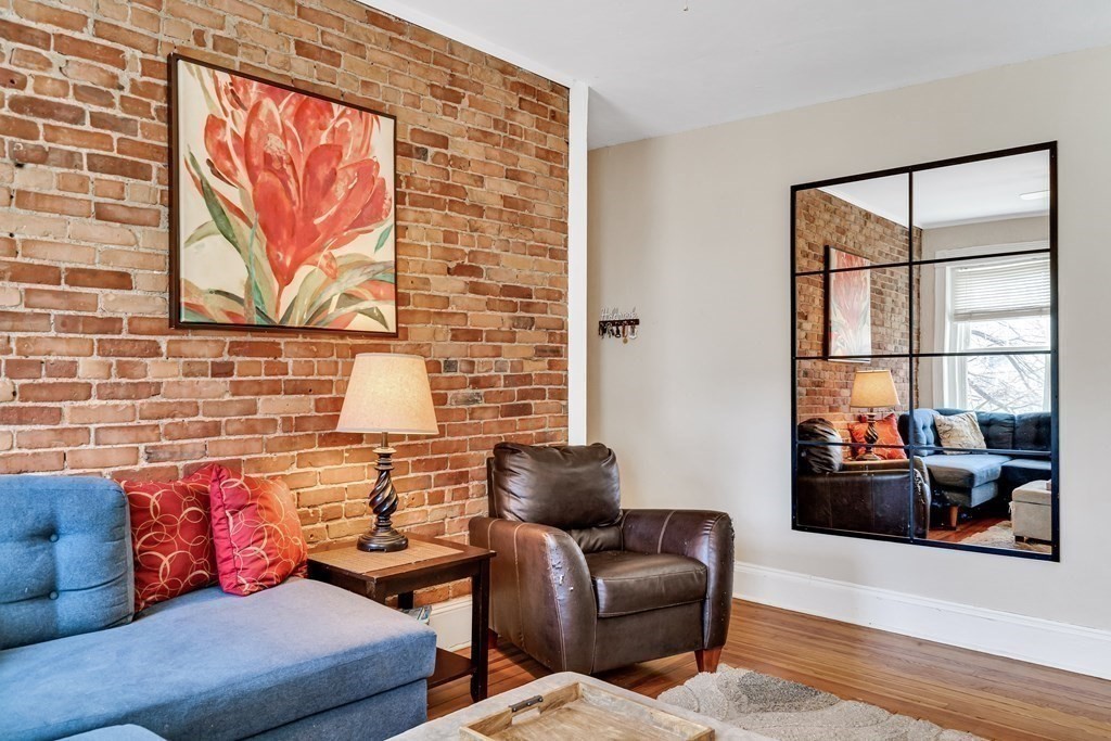 6 Perry Street, Unit 6 Brookline, MA 02445 - Photo 4 of 18 Gallery Image 4