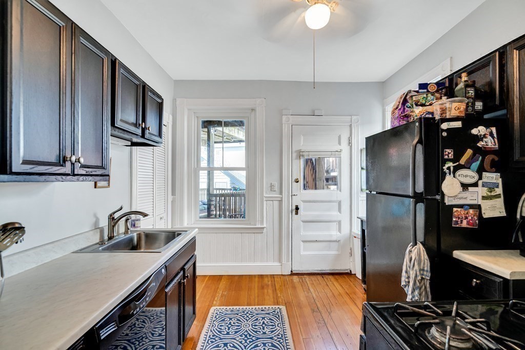 6 Perry Street, Unit 6 Brookline, MA 02445 - Photo 9 of 18 Gallery Image 9