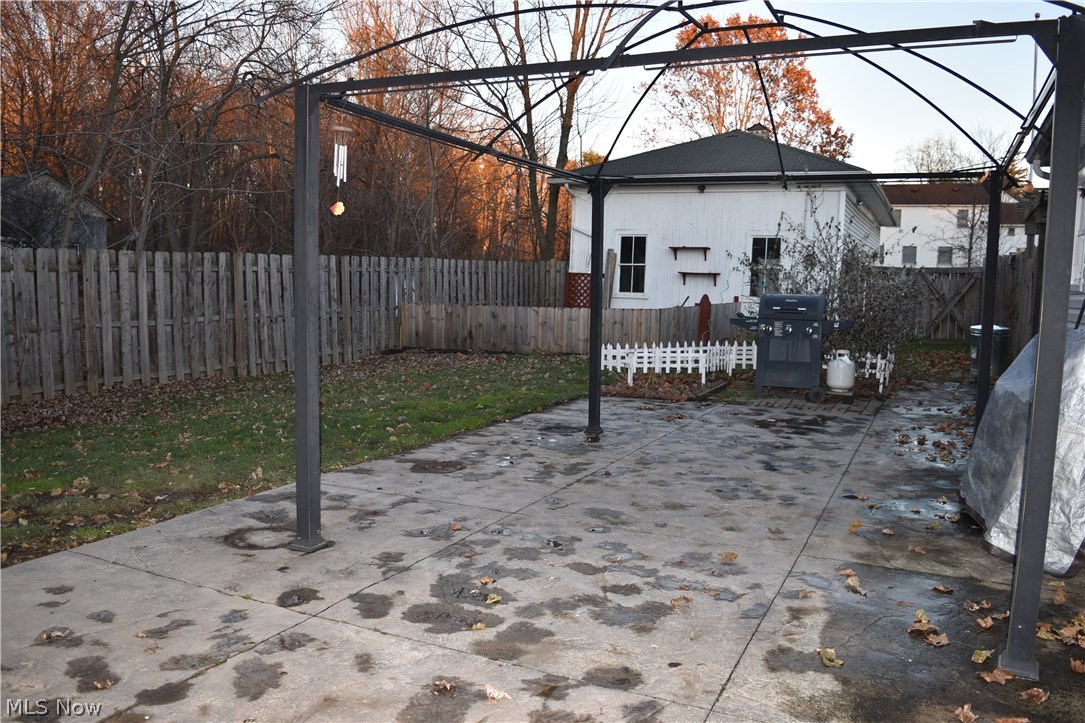 11090 Mayfield Road Chardon, OH 44024 - Photo 26 of 30
