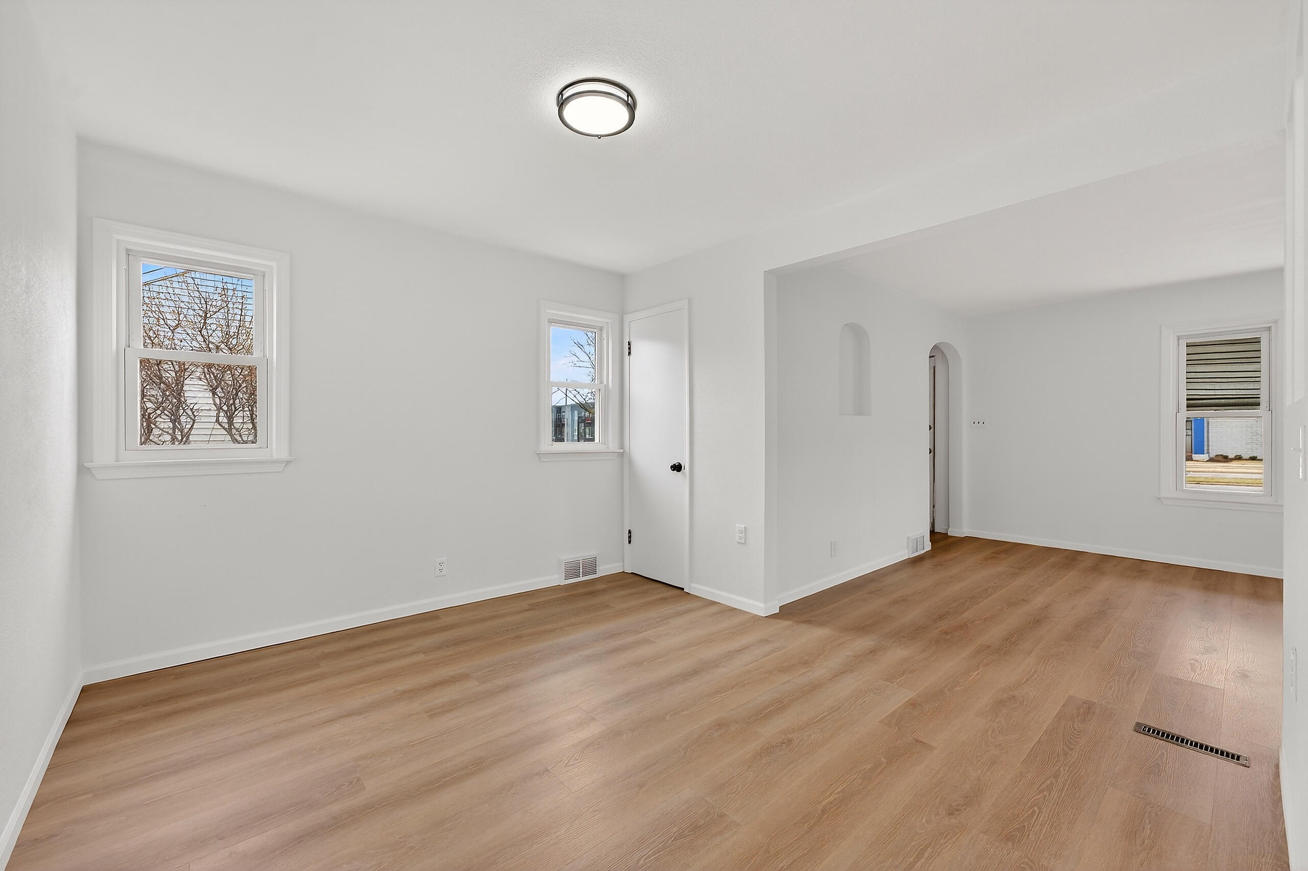 6726 West Silver Spring Drive Milwaukee, WI 53218 - Photo 12 of 46 012_DH109858