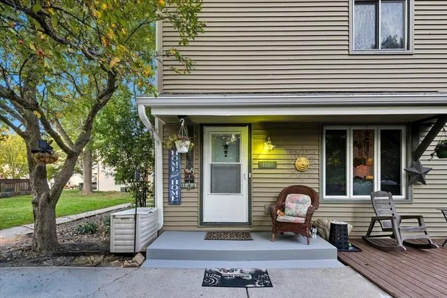 $192,500 | 4880 Grenwich Trail North, Oakdale, MN 55128