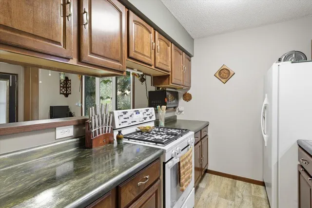 $192,500 | 4880 Grenwich Trail North, Oakdale, MN 55128