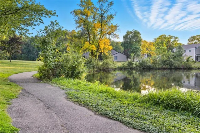 $192,500 | 4880 Grenwich Trail North, Oakdale, MN 55128