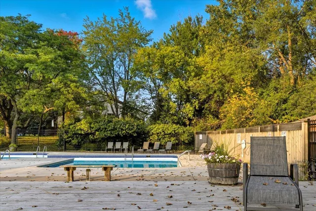 $192,500 | 4880 Grenwich Trail North, Oakdale, MN 55128