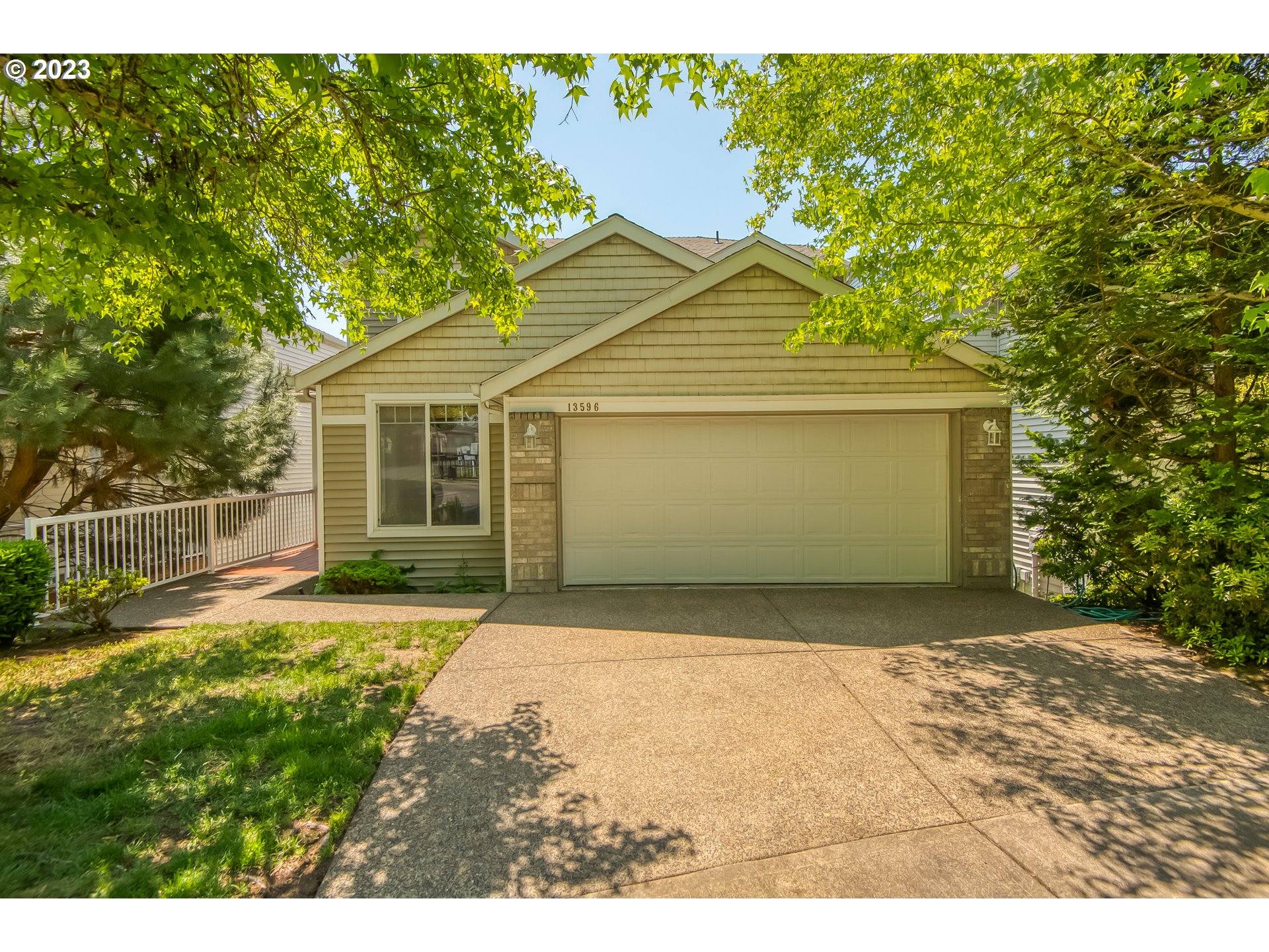 13596 Southwest Mapleview Lane Tigard, OR 97224 - Photo 1 of 28 Gallery Image 1