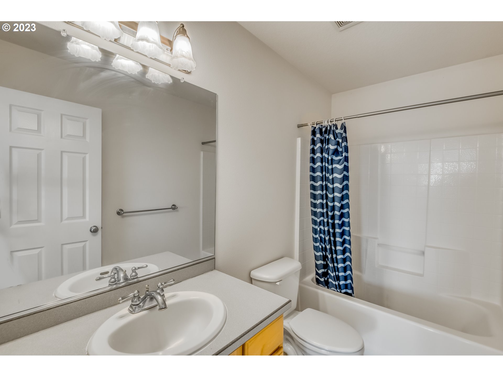 13596 Southwest Mapleview Lane Tigard, OR 97224 - Photo 16 of 28 Gallery Image 16