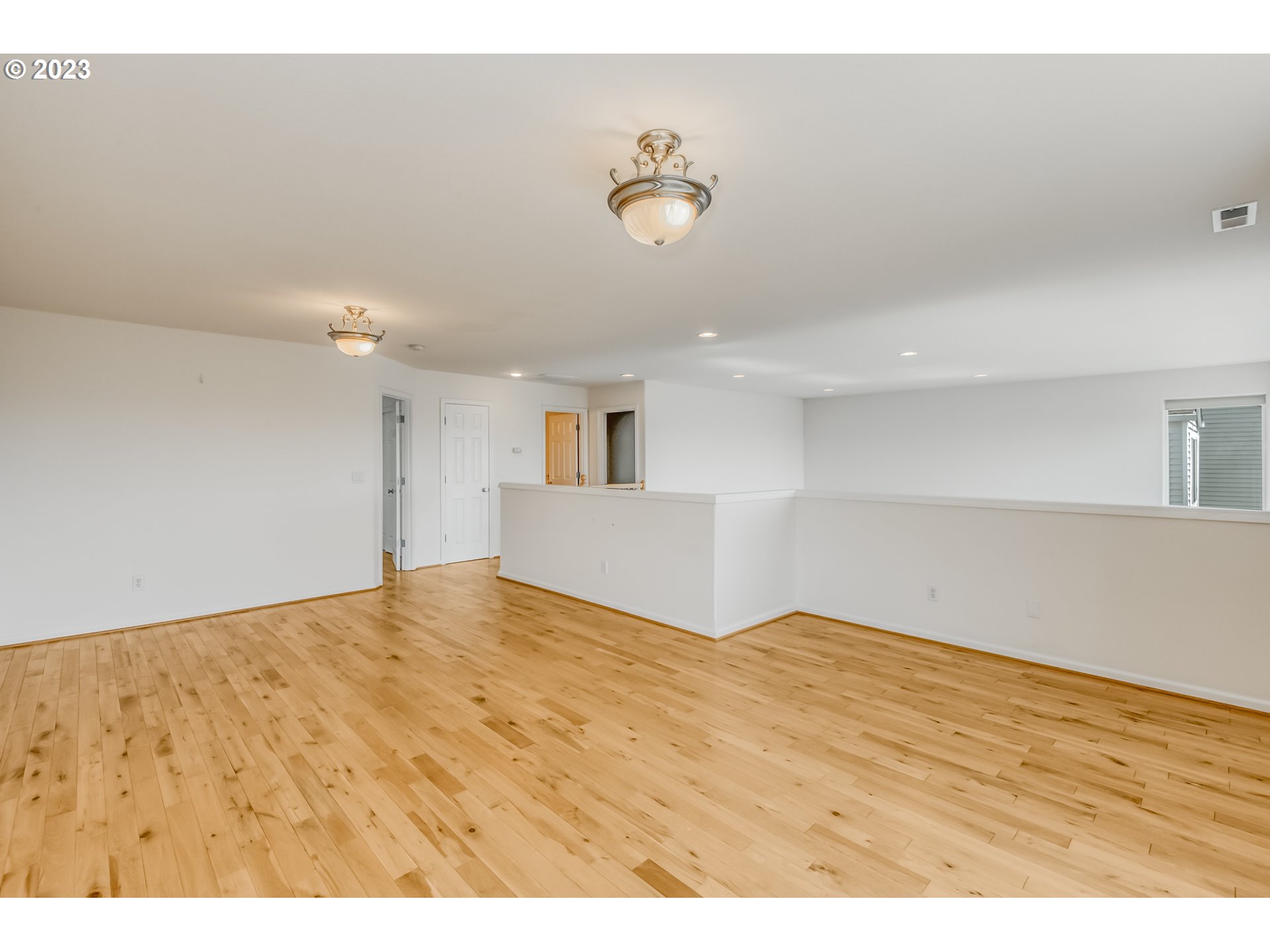 13596 Southwest Mapleview Lane Tigard, OR 97224 - Photo 19 of 28 Gallery Image 19