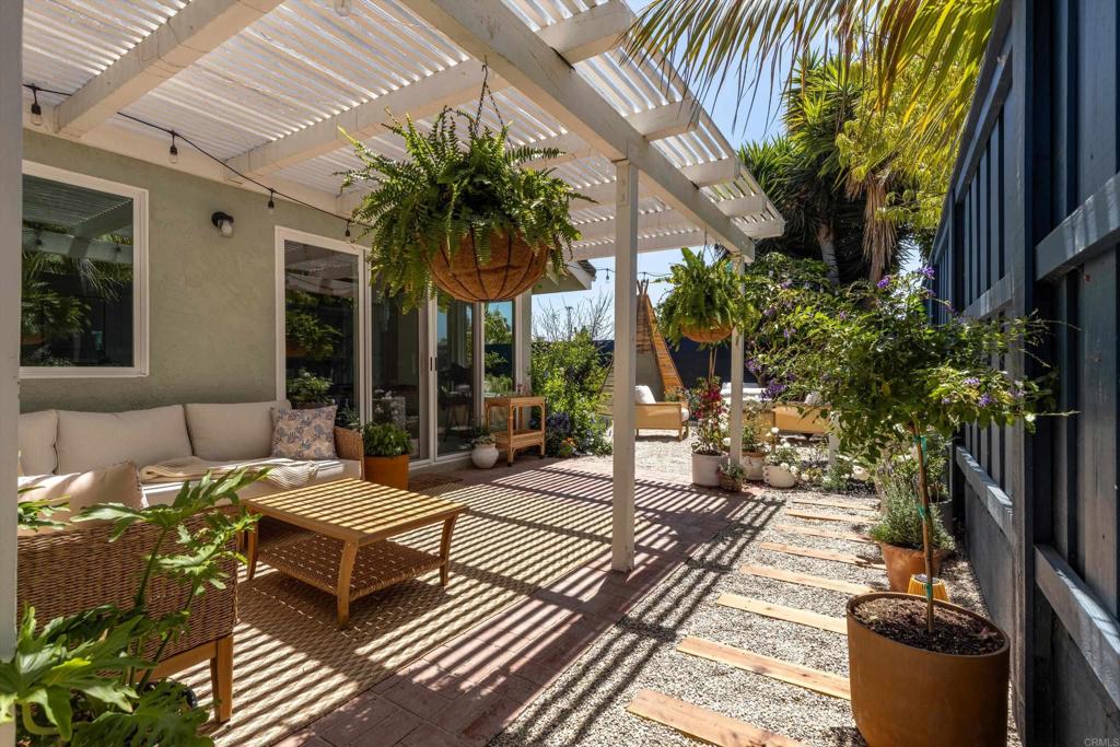 1821 Hawk View Drive Encinitas, CA 92024 - Photo 17 of 42 Exterior Back